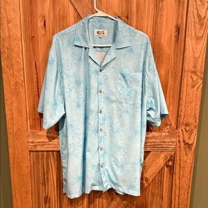 Uzzi Men's Light Blue Floral Button-Down Shirt